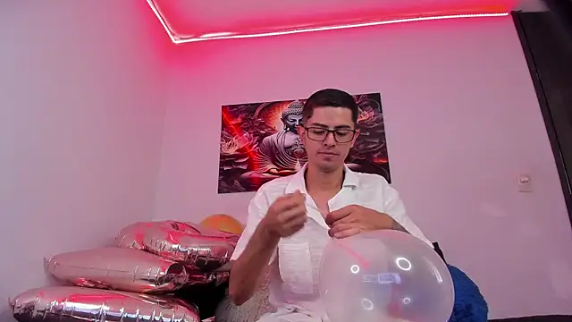 Snapshot of Ethan_Sai___ chatting on September 29, 5:29 pm Ethan Sai    online show from September 29, 5:29 pm