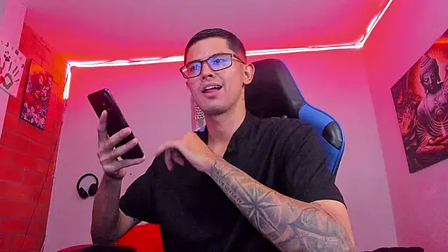 Snapshot of Ethan_Sai___ chatting on October 16, 2:23 am Ethan Sai    online show from October 16, 2:23 am