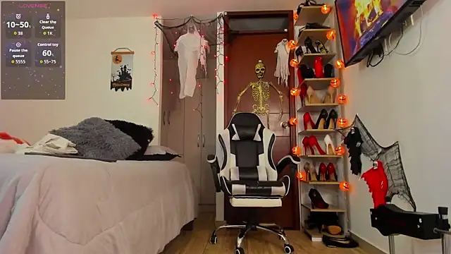 SophieBaker   online show from October 3, 3:14 am