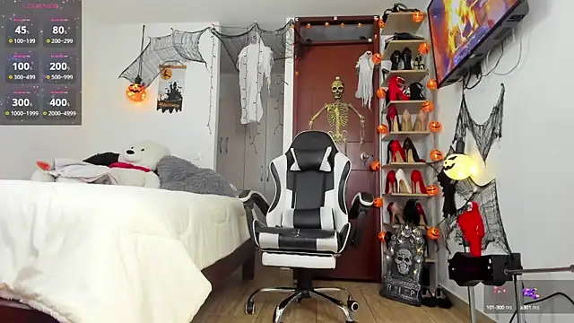 SophieBaker   online show from October 10, 1:59 am