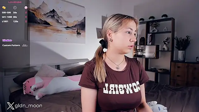 Snapshot of EternalLiberty chatting on February 8, 1:22 am EternalLiberty online show from February 8, 1:22 am