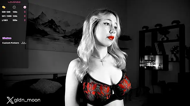 Snapshot of EternalLiberty chatting on February 24, 2:30 am EternalLiberty online show from February 24, 2:30 am