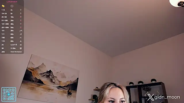 Snapshot of EternalLiberty chatting on October 28, 11:07 pm EternalLiberty online show from October 28, 11:07 pm