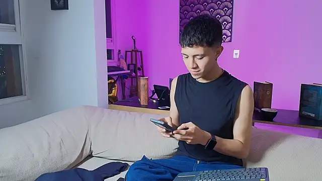 Justyn Ross online show from September 11, 12:44 am