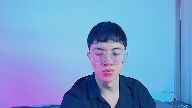 Justyn Ross online show from September 28, 9:31 pm