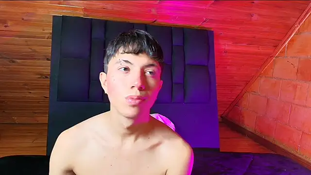 Justyn Ross online show from October 13, 4:29 pm