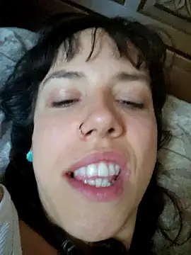 Snapshot of Lyrass chatting on December 16, 9:47 am Lyrass online show from December 16, 9:47 am