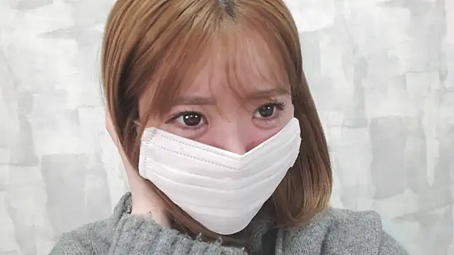 Snapshot of LOVE_MOMO_LOVE chatting on December 1, 11:37 am LOVE MOMO LOVE online show from December 1, 11:37 am