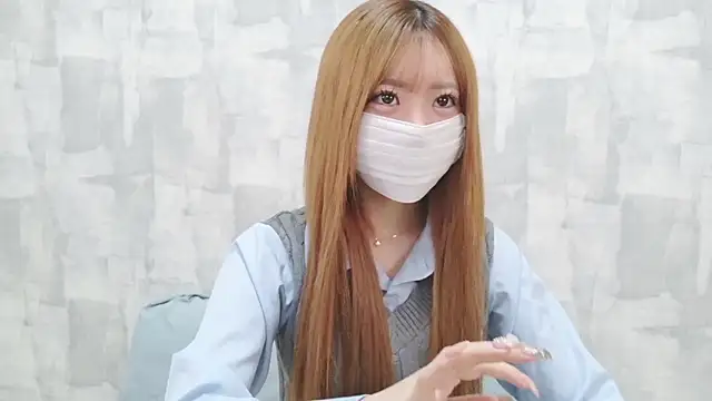 LOVE MOMO LOVE online show from March 24, 11:59 am