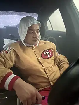 Snapshot of EatMyCake831 chatting on November 13, 7:13 pm EatMyCake831 online show from November 13, 7:13 pm