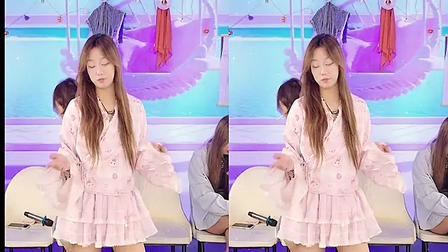 YIYI XIXI 18 online show from February 19, 10:34 am