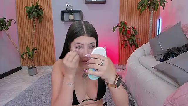 Snapshot of Aixaa_charles chatting on November 21, 12:04 pm Aixaa charles online show from November 21, 12:04 pm