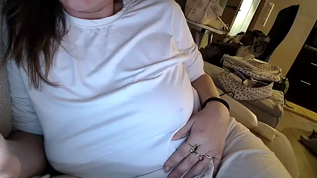 Nina24 online show from March 9, 9:14 pm