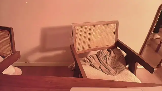 Nina24 online show from December 1, 8:14 pm