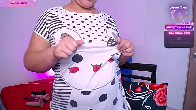 Snapshot of paola_ferreira chatting on February 26, 2:36 pm paola ferreira online show from February 26, 2:36 pm