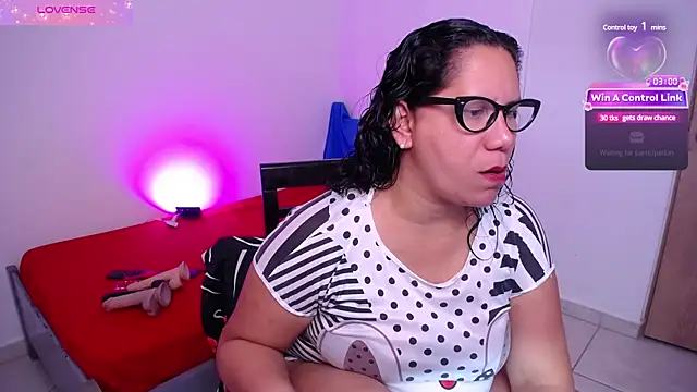 Snapshot of paola_ferreira chatting on February 27, 2:00 pm paola ferreira online show from February 27, 2:00 pm