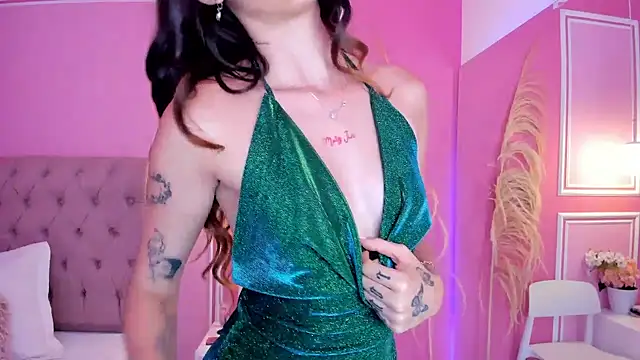 Snapshot of MeganCherryy chatting on September 17, 9:38 pm MeganCherryy online show from September 17, 9:38 pm