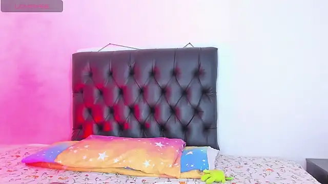 Snapshot of seline_wolff chatting on February 4, 2:49 am seline wolff online show from February 4, 2:49 am