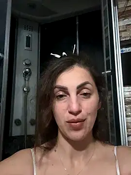 EmaSkyes online show from November 17, 7:30 pm