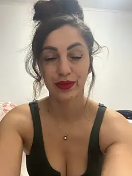 EmaSkyes online show from December 4, 7:06 am