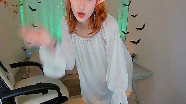 Snapshot of Lil_Melanie_ chatting on October 27, 1:04 pm Lil Melanie online show from October 27, 1:04 pm