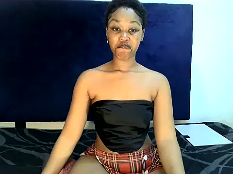 Snapshot of ReginaStar16 chatting on October 30, 5:46 pm ReginaStar16 online show from October 30, 5:46 pm