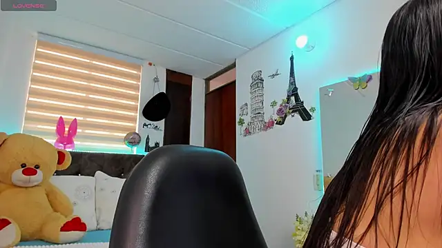 Luxxur69 online show from April 17, 5:05 pm