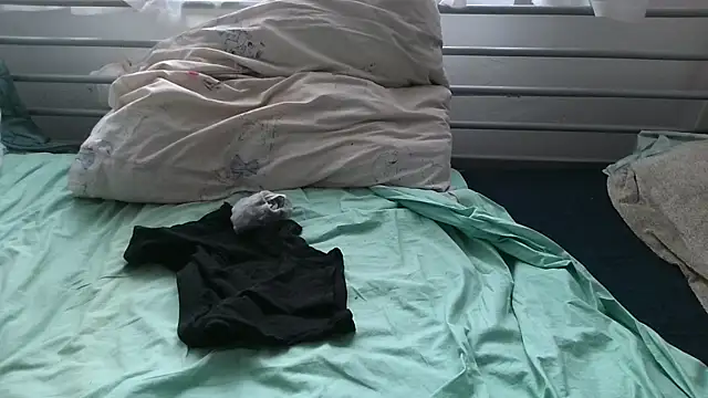 Snapshot of krissraw chatting on January 10, 8:40 am krissraw online show from January 10, 8:40 am