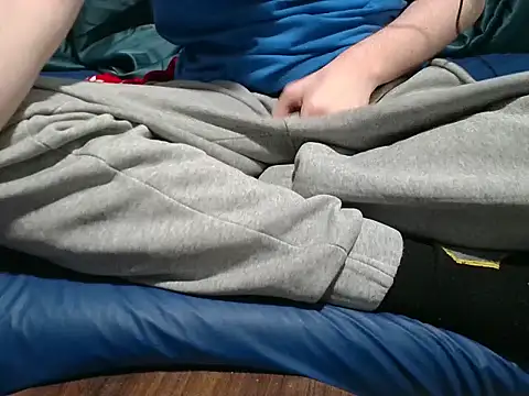 Snapshot of krissraw chatting on October 18, 1:19 am krissraw online show from October 18, 1:19 am