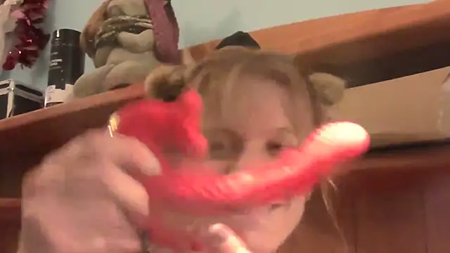 Snapshot of AddieAssets chatting on December 22, 3:25 am AddieAssets online show from December 22, 3:25 am