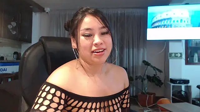 Snapshot of hinataleecs chatting on February 22, 9:01 am hinataleecs online show from February 22, 9:01 am