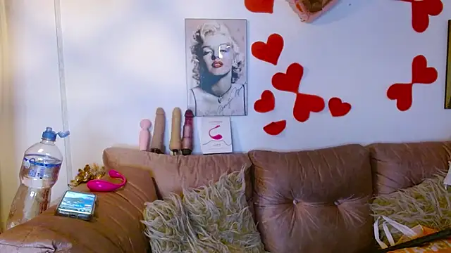 Snapshot of hinataleecs chatting on March 22, 4:35 am hinataleecs online show from March 22, 4:35 am