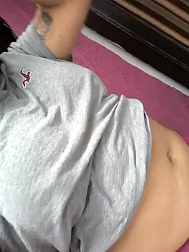 Snapshot of EmpaticBolillo chatting on October 16, 3:02 pm EmpaticBolillo online show from October 16, 3:02 pm