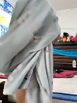 Snapshot of EmpaticBolillo chatting on November 27, 3:03 pm EmpaticBolillo online show from November 27, 3:03 pm