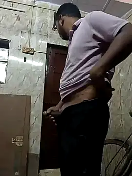 Snapshot of Mmm992170 chatting on February 1, 8:39 am Mmm992170 online show from February 1, 8:39 am