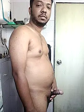 Snapshot of Mmm992170 chatting on February 24, 3:55 am Mmm992170 online show from February 24, 3:55 am