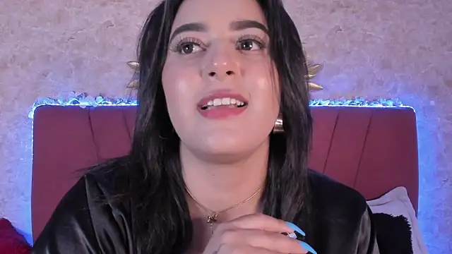 Snapshot of LorenaStevens chatting on January 5, 6:35 am LorenaStevens online show from January 5, 6:35 am