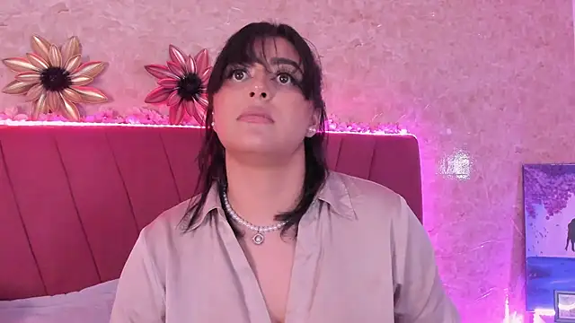 Snapshot of LorenaStevens chatting on February 4, 6:04 am LorenaStevens online show from February 4, 6:04 am