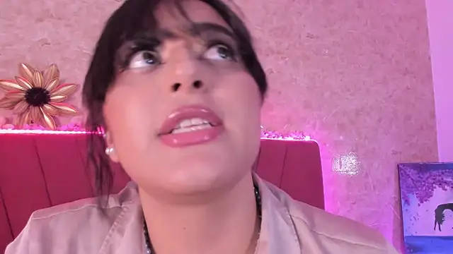 Snapshot of LorenaStevens chatting on February 4, 9:07 am LorenaStevens online show from February 4, 9:07 am