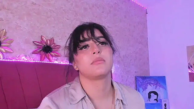 Snapshot of LorenaStevens chatting on February 13, 10:02 am LorenaStevens online show from February 13, 10:02 am