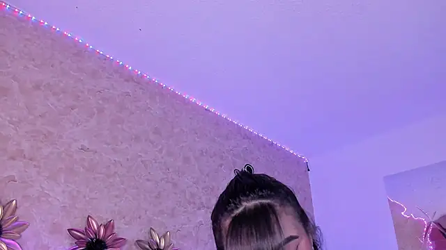 Snapshot of LorenaStevens chatting on February 18, 3:53 am LorenaStevens online show from February 18, 3:53 am