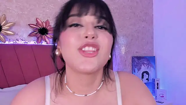 Snapshot of LorenaStevens chatting on March 11, 9:24 am LorenaStevens online show from March 11, 9:24 am