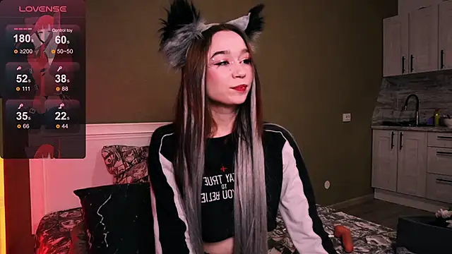 Snapshot of Kimiko__ chatting on October 13, 6:19 pm Kimiko online show from October 13, 6:19 pm