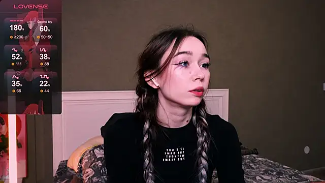 Snapshot of Kimiko__ chatting on October 18, 8:09 pm Kimiko online show from October 18, 8:09 pm