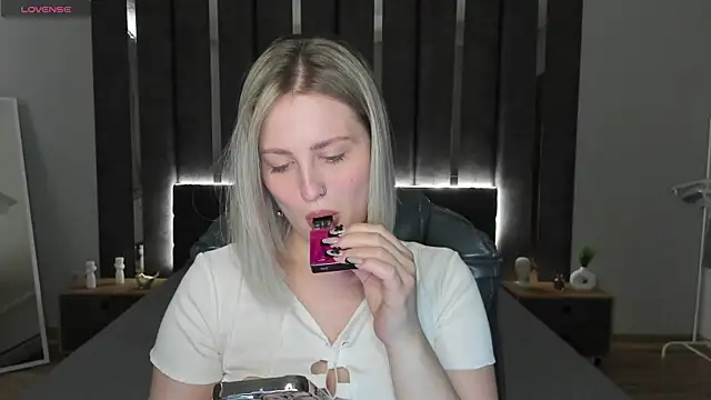  Sarah Soul  online show from February 5, 6:46 am