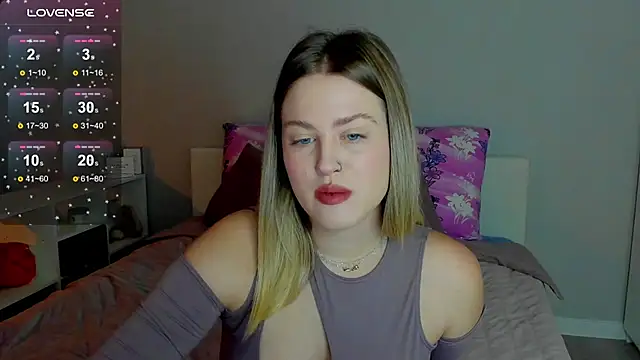  Sarah Soul  online show from September 25, 12:03 am