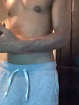 Snapshot of yosparky chatting on November 15, 6:11 am yosparky online show from November 15, 6:11 am