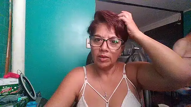 Snapshot of TRISH_MILF chatting on December 1, 10:32 pm TRISH MILF online show from December 1, 10:32 pm