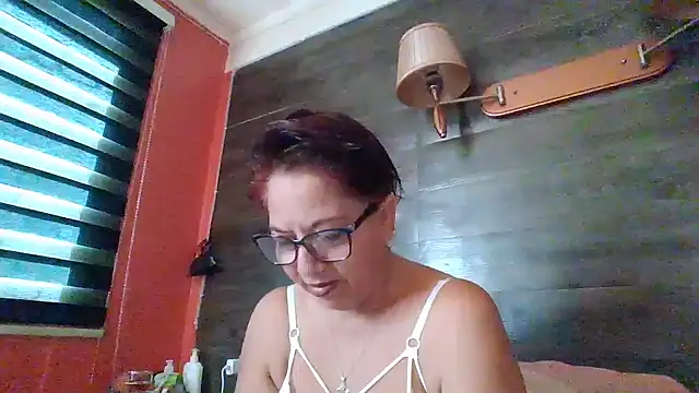 Snapshot of TRISH_MILF chatting on December 21, 12:27 pm TRISH MILF online show from December 21, 12:27 pm