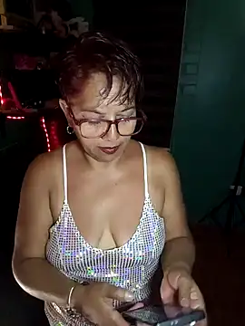 Snapshot of TRISH_MILF chatting on January 1, 1:37 am TRISH MILF online show from January 1, 1:37 am